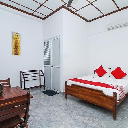 Leo'S Home Stay Dehiwala-Mount Lavinia Екстериор снимка