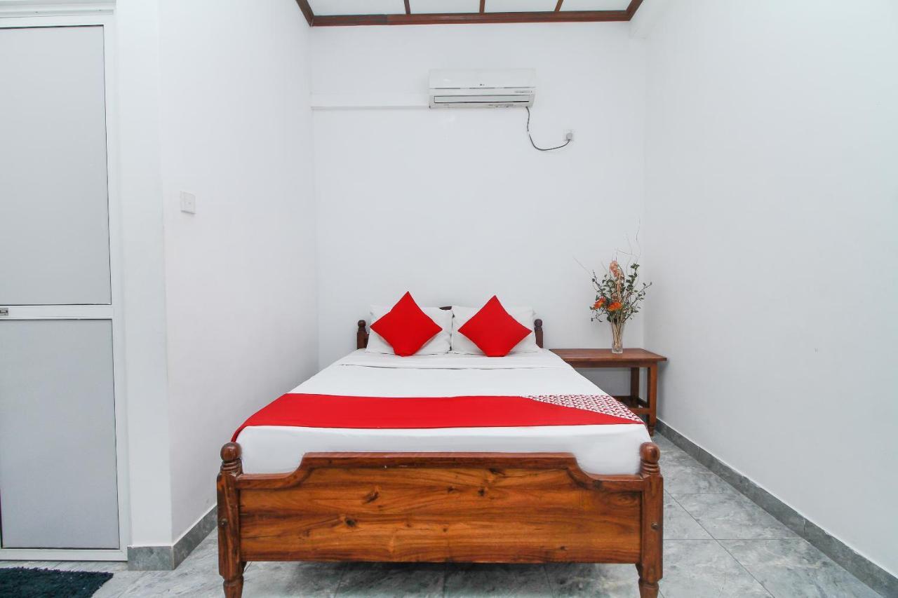 Leo'S Home Stay Dehiwala-Mount Lavinia Екстериор снимка