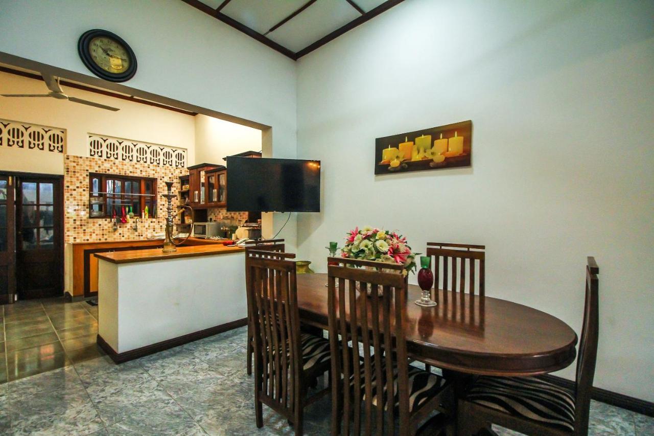 Leo'S Home Stay Dehiwala-Mount Lavinia Екстериор снимка