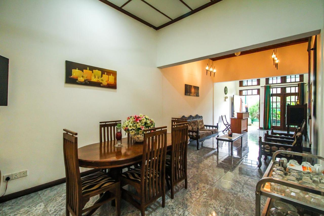 Leo'S Home Stay Dehiwala-Mount Lavinia Екстериор снимка